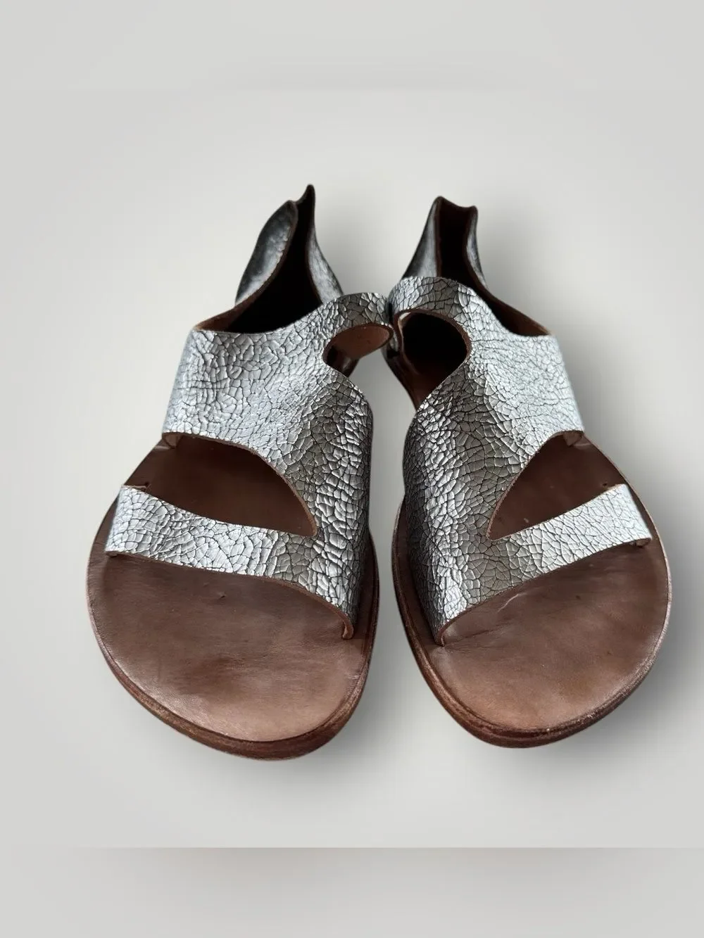 CYDWOQ‎ Crackled Silver Lockdown Sandal 37  (US Size 6.5) USA Made